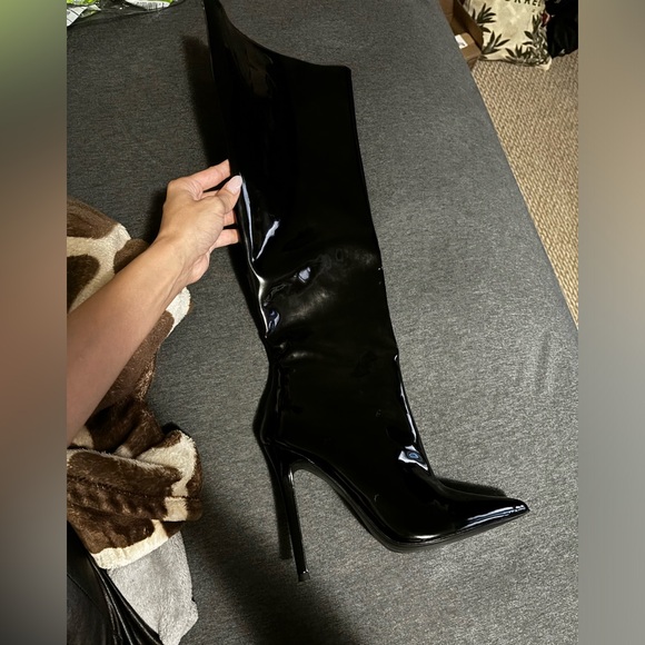 ASOS BLACK PATENT BOOTS - Picture 3 of 3